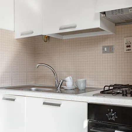 H11 Casa Tecla Centro-mare * San Remo