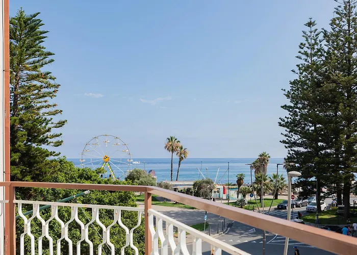 H11 Casa Tecla Centro-mare * Санремо