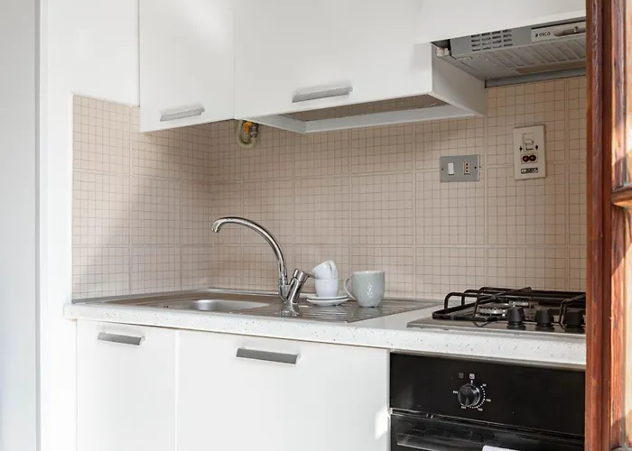 H11 Casa Tecla Centro-mare * Санремо